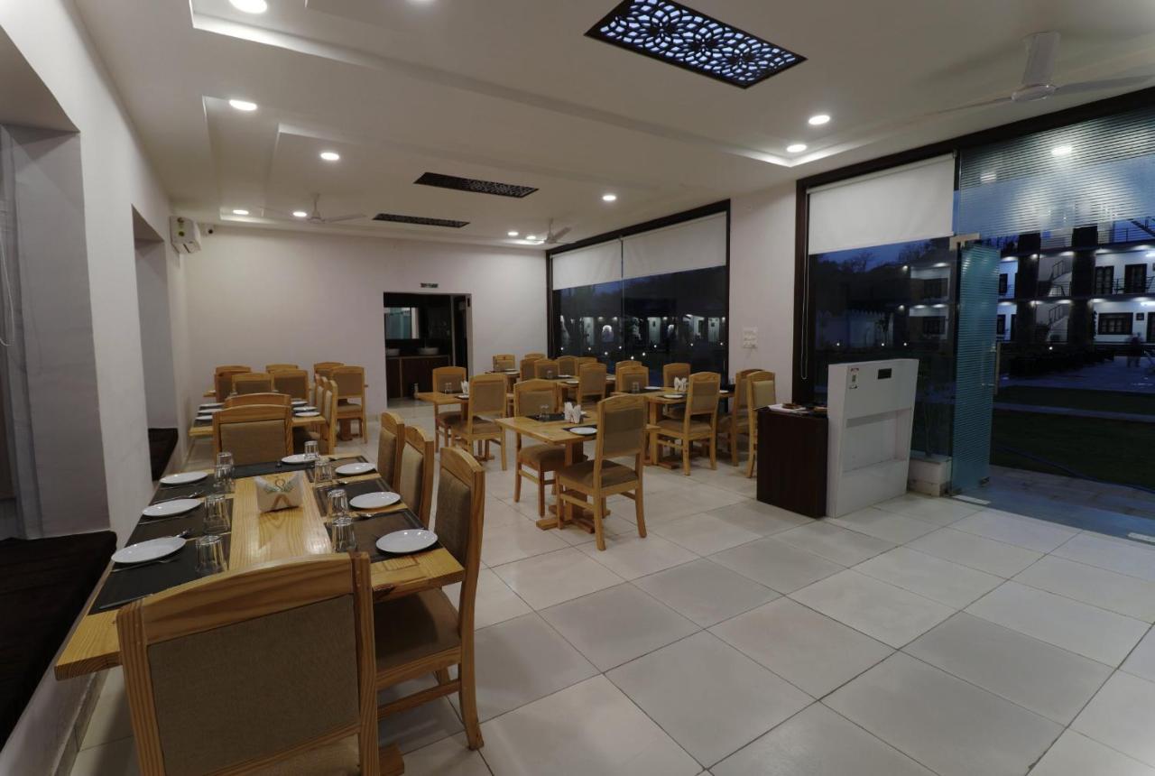 Keshav Resort Udaipur Exterior photo