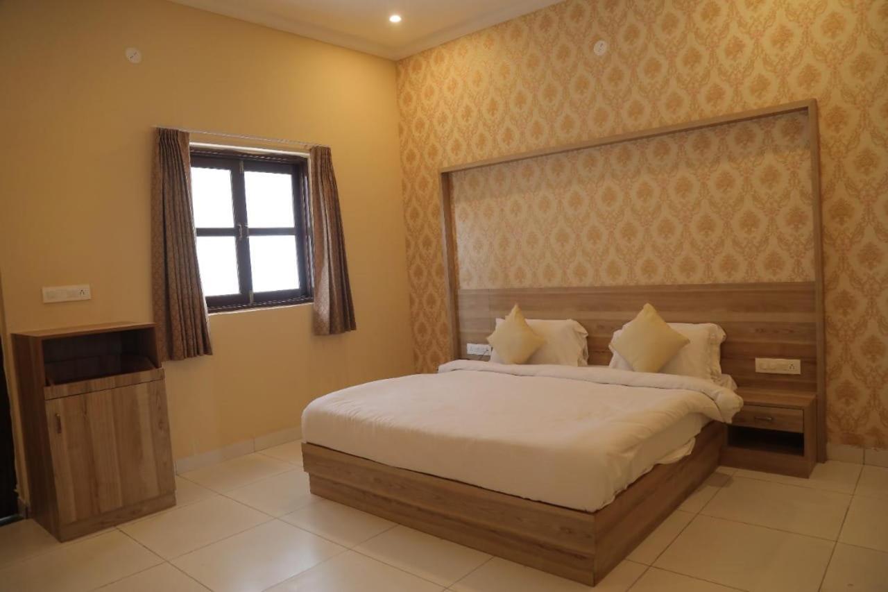 Keshav Resort Udaipur Exterior photo
